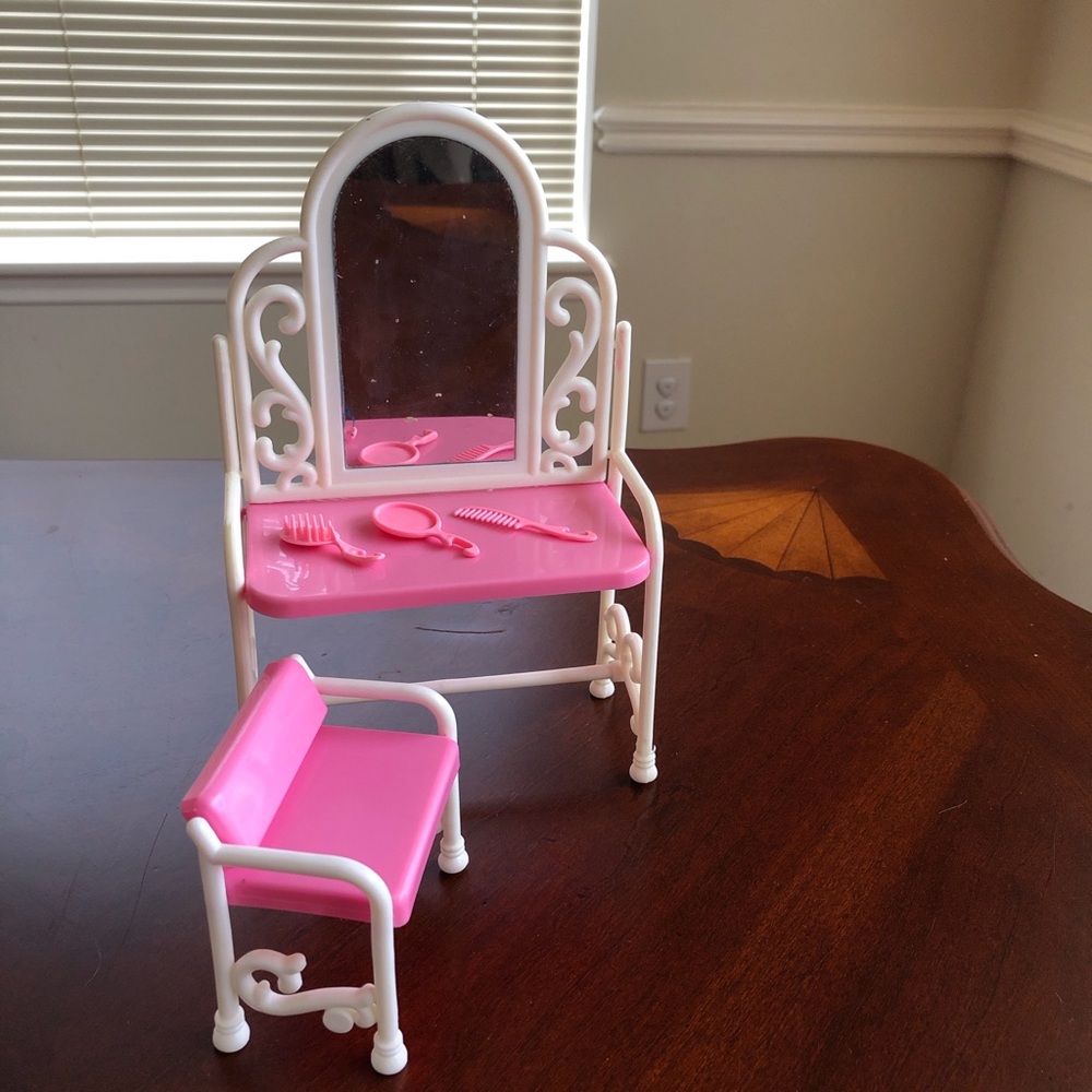 1980s Barbie doll vanity set pink and white